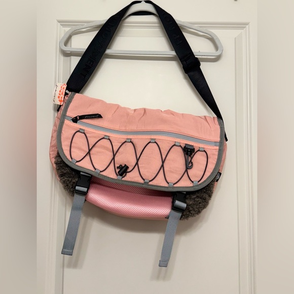 NWT Free People Movement Playoff Sherpa Messenger Bag - Pink & Grey - Picture 1 of 14